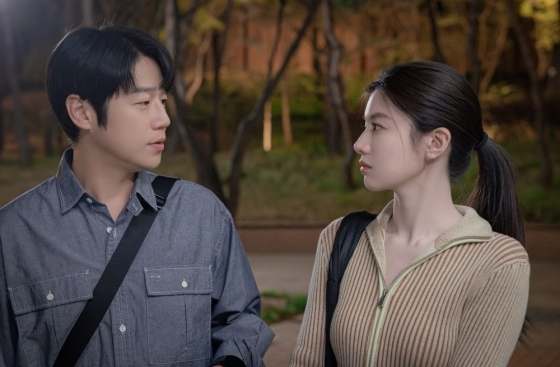 왼쪽부터 정준원, 고윤정 /사진=tvN &#039;언젠가는 슬기로울 전공의생활&#039;
