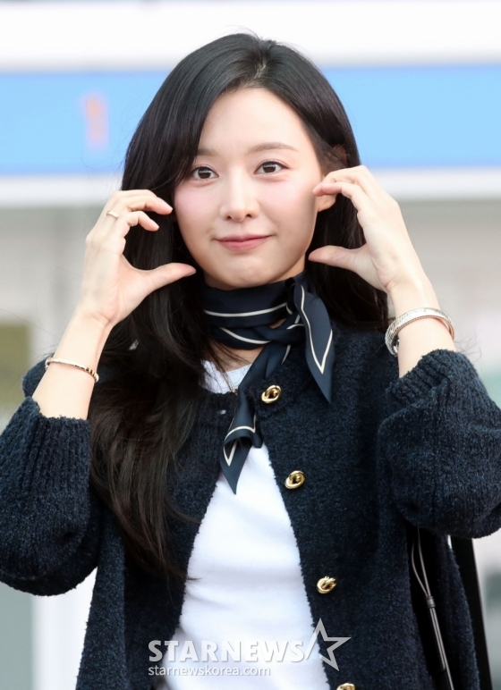 배우 김지원이 불가리 홍콩 하이 주얼리 이벤트 일정 차 18일 오후 인천국제공항을 통해 출국하고 있다. 2025.03.18 /사진=임성균 tjdrbs23@
