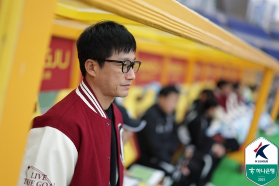 5일 경기를 앞둔 이정효 감독의 모습. /사진=한국프로축구연맹 제공