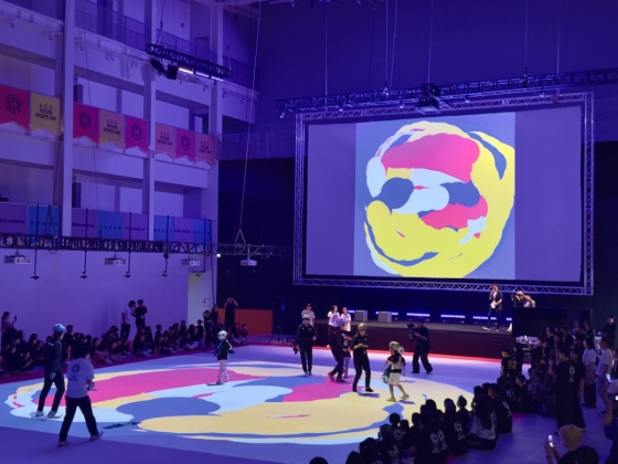 페퍼저축은행 선수들이 지난 2일 광주광역시 국립아시아문화전당에서 열린 &#039;ACC 미래운동회&#039;를 참여하고 있다. /사진=페퍼저축은행 배구단 제공