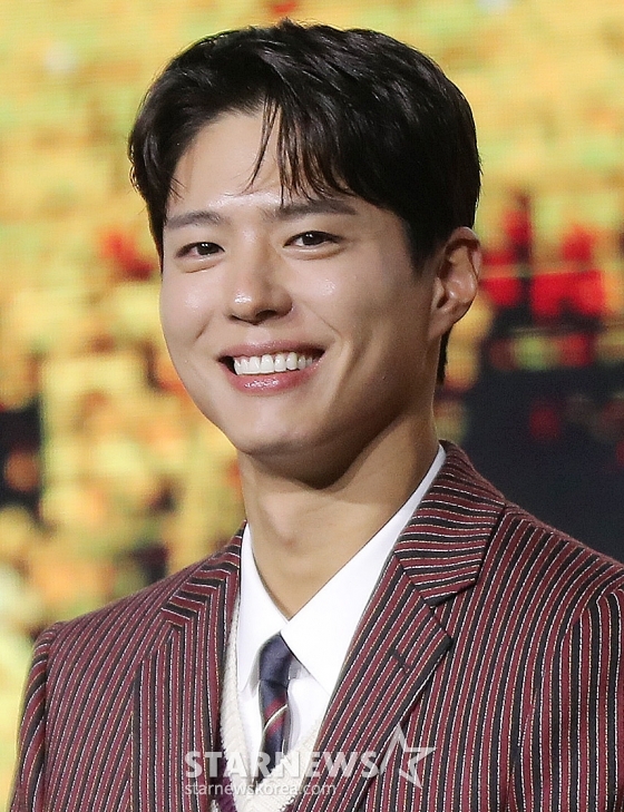 배우 박보검이 5일 오전 서울 영등포구 여의도동 콘래드 서울에서 진행된 넷플릭스 시리즈 &#039;폭싹 속았수다&#039; 제작발표회에 참석해 미소를 짓고 있다.  &#039;폭싹 속았수다&#039;는 제주에서 태어난 &#039;요망진 반항아&#039; 애순이(아이유 분)와 &#039;팔불출 무쇠&#039; 관식이(박보검 분)의 모험 가득한 일생을 사계절로 풀어낸 넷플릭스 시리즈다. 오는 7일 공개. 2025.03.05 /사진=김창현 chmt@
