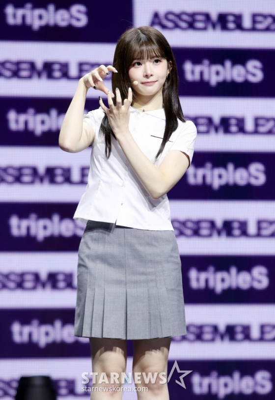 그룹 트리플에스(tripleS) 코토네가 12일 오후 서울 용산구 한남동 블루스쿼어에서 열린 새 앨범 'ASSEMBLE25' 발매 기념 쇼케이스에서 포즈를 취하고 있다. /2025.05.12 /사진=김휘선 hwijpg@