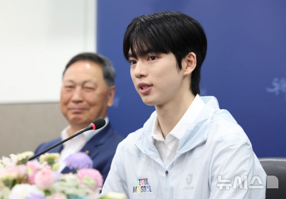차준환이 14일 서울 중구 서울시청에서 열린 서울시청 피겨팀 입단식에서 소감을 말하고 있다. /사진=뉴시스