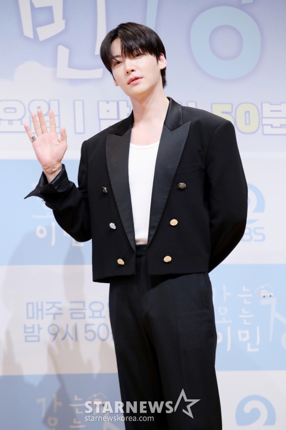 배우 안재현이 16일 오전 서울 영등포구 여의도 KBS 아트홀에서 열린 KBS2 &#039;가는정 오는정 이민정&#039; 제작발표회에 참석해 포즈를 취하고 있다. /2025.05.16 /사진=김휘선 hwijpg@