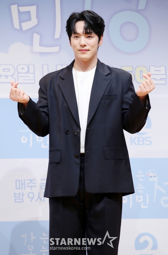 배우 김정현이 16일 오전 서울 영등포구 여의도 KBS 아트홀에서 열린 KBS2 &#039;가는정 오는정 이민정&#039; 제작발표회에 참석해 포즈를 취하고 있다. /2025.05.16 /사진=김휘선 hwijpg@