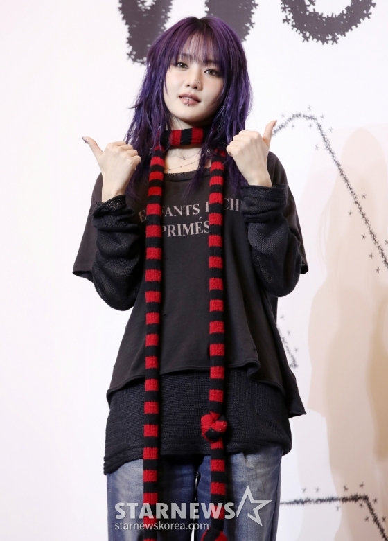아이들(i-dle)&#039;  민니가 19일 오후 서울 강남구 조선 팰리스 서울 강남에서 열린 미니 8집 앨범 &#039;위 아(We are)&#039; 발매 기념 기자간담회에서 포즈를 취하고 있다.   전원 재계약 이후 발매하는 여덟 번째 미니앨범 &#039;We are&#039;는 기존 &#039;(G)I-DLE&#039; 그룹명에서 &#039;(G)&#039;를 빼고 리브랜딩에 나서며 더욱 한계 없는 음악과 콘셉트를 선보일 예정이다. /2025.05.19 /사진=김휘선 hwijpg@