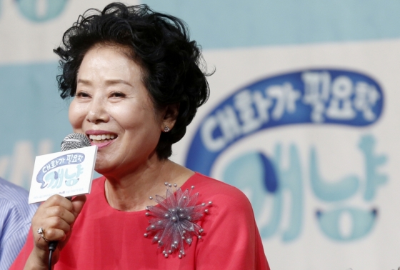 배우 선우용여가 12일 오후 서울 영등포구 아모리스 타임스퀘어에서 진행된 tvN 예능프로그램 &#039;대화가 필요한 개냥&#039; 제작발표회에 참석해 질의응답을 하고 있다. /사진=김휘선 기자 hwijpg@