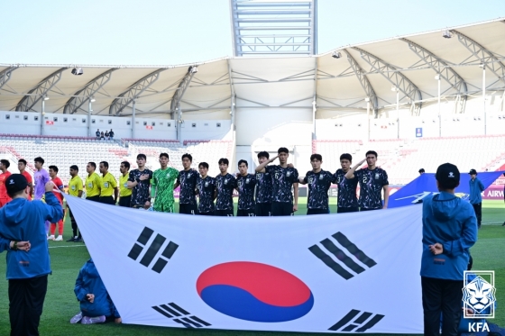 지난해 4월 열린 AFC U-23 아시안컵 경기 전 국민의례 모습. /사진=대한축구협회 제공
