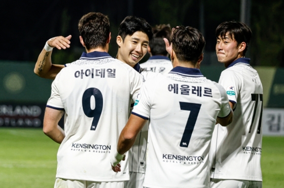 득점 후 기뻐하는 서울이랜드 선수들. /사진=서울이랜드 제공