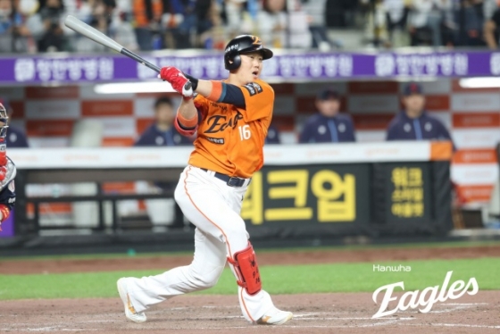 한화 하주석이 23일 대전 롯데전에서 안타를 치고 있다. /사진=한화 이글스 제공
