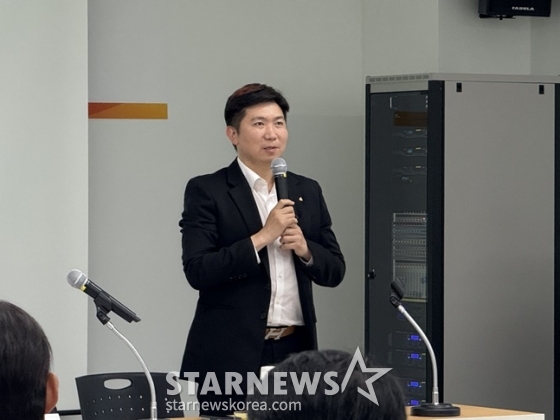 유승민 대한체육회장이 24일 김해종합운동장 리셉션실에서 열린 2025 학생선수 학부모 간담회에서 인사말을 하고 있다. /사진=양정웅 기자 