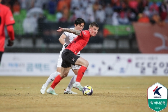장민규(왼쪽). /사진=한국프로축구연맹 제공