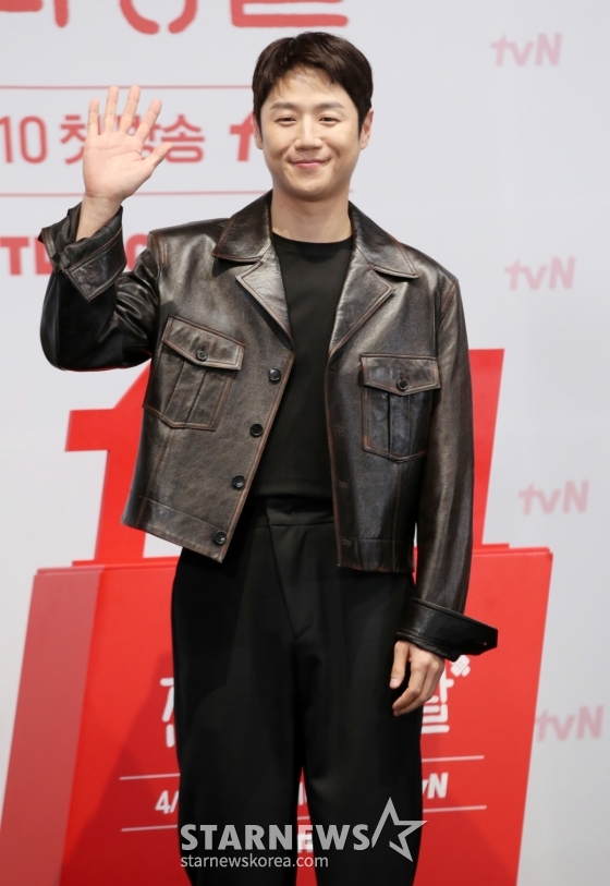배우 정준원이 10일 오후 서울 구로구 라마다신도림에서 열린 tvN 새 토일드라마 &#039;언젠가는 슬기로울 전공의생활&#039; 제작발표회에서 포즈를 취하고 있다. /2025.04.10 /사진=김휘선 hwijpg@