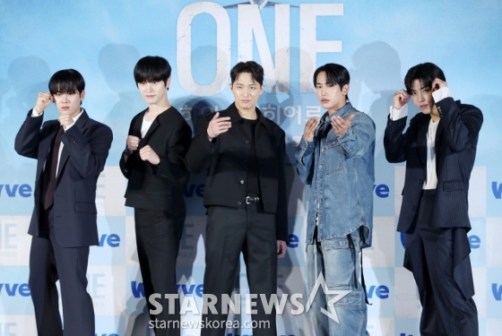 배우 이정하, 김도완, 유희제, 육준서, 임성균이 28일 서울 광진구 롯데시네마 건대입구에서 진행된 드라마 &#039;ONE : 하이스쿨 히어로즈&#039; 제작발표회에 참석해 포즈를 취하고 있다. /2025.05.28 /사진=김휘선 hwijpg@