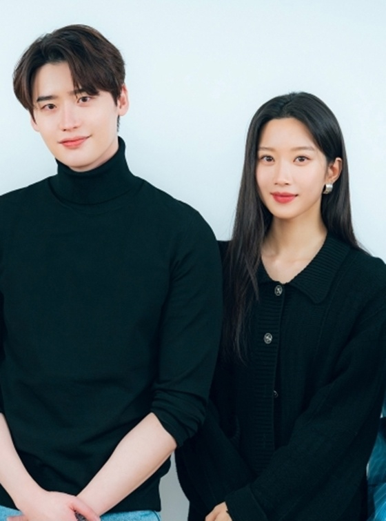 왼쪽부터 이종석, 문가영 /사진=tvN &#039;서초동&#039;