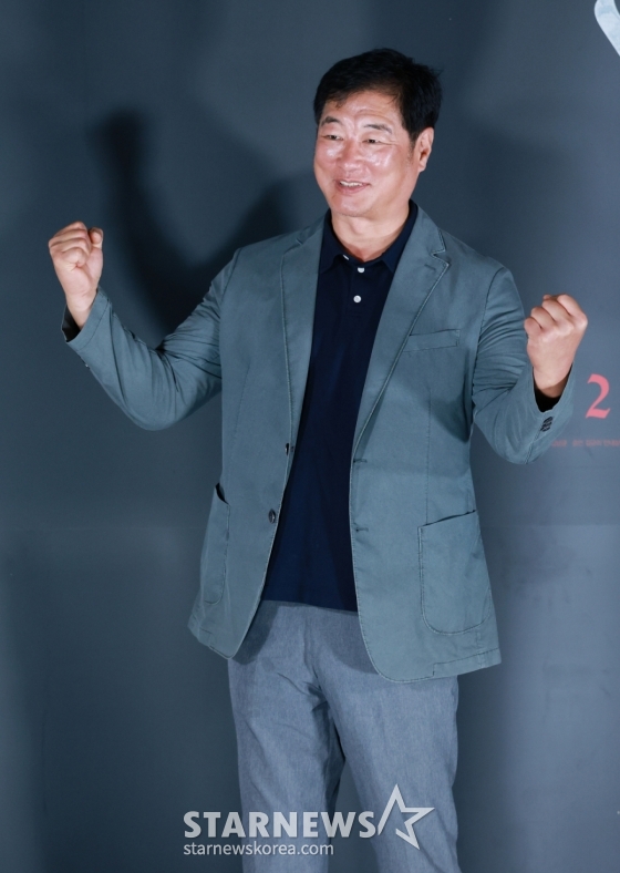 배우 주성환이 29일 오후 서울 CGV용산아이파크몰에서 진행된 영화 &#039;신명&#039;(감독 김남균) 제작발표회에 참석해 포즈를 취하고 있다. /2025.05.29 /사진=이동훈 photoguy@