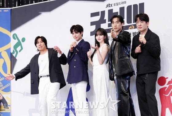 배우 태원석, 바곱검, 김소현, 이상이, 허성태가 29일 서울 구로구 더 링크 서울 트리뷰트 포트폴리오 호텔에서 열린 JTBC 토일 드라마 &#039;굿보이&#039; 제작발표회에서 포즈를 취하고 있다. /2025.05.29 /사진=김휘선 hwijpg@