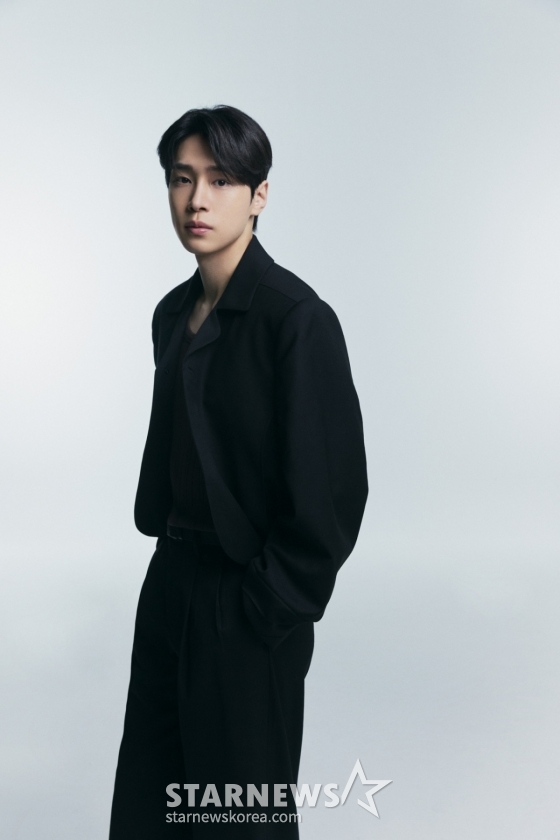 tvN &#039;언젠가는 슬기로울 전공의생활&#039;의 배우 강유석이 26일 진행된 라운드 인터뷰를 위해 포즈를 취하고 있다. /사진제공=저스트엔터테인먼트 2025.05.26 /사진=김휘선 hwijpg@