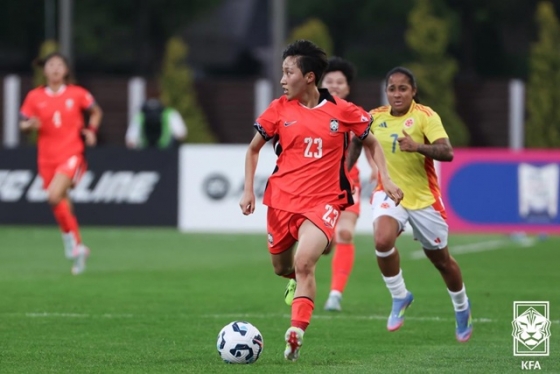 A대표팀 데뷔전을 치른 박수정(가운데 23번). /사진=대한축구협회 제공