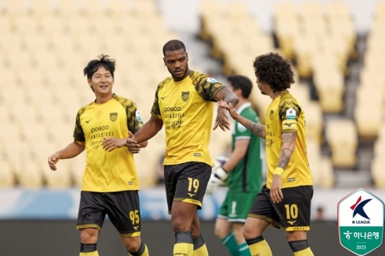 전남의 골 세리머니. /사진=한국프로축구연맹 제공