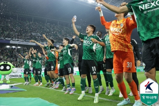 전북현대의 승리 세리머니. /사진=한국프로축구연맹 제공