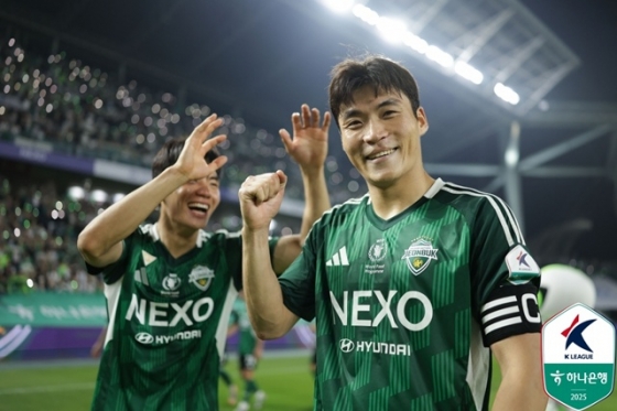 결승골의 주인공 박진섭(오른쪽). /사진=한국프로축구연맹 제공