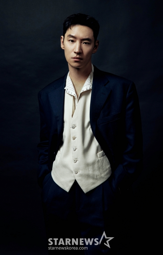 영화 &#039;소주전쟁&#039;의 주연배우 이제훈이 2일 오전 진행된 라운드 인터뷰를 위해 포즈를 취하고 있다. /사진제공=쇼박스 2025.06.02 /사진=이동훈 photoguy@