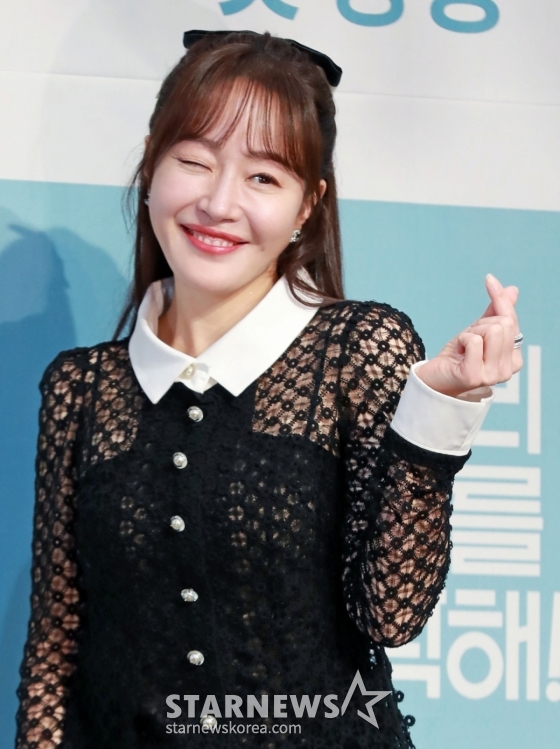 배우 엄지원이  KBS 2TV 새 드라마 &#039;독수리 5형제를 부탁해!&#039; 제작발표회에 참석해 포즈를 취하고 있다. /2025.01.22 /사진=이동훈 photoguy@