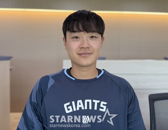 롯데 박세진이 취재진과 인터뷰를 하고 있다. /사진=양정웅 기자 