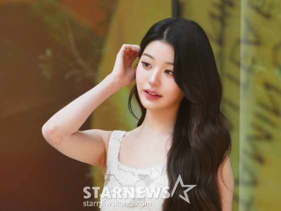 (서울=뉴스1) 황기선 기자 = 그룹 아이브 장원영이 16일 오전 서울 성동구 올리브영N 성수에서 열린 &#039;이니스프리 비타민C 트위티 에디션 팝업&#039; 포토콜에 참석해 포즈를 취하고 있다. 2025.4.16/뉴스1  Copyright (C) 뉴스1. All rights reserved. 무단 전재 및 재배포,  AI학습 이용 금지. /사진=(서울=뉴스1) 황기선 기자