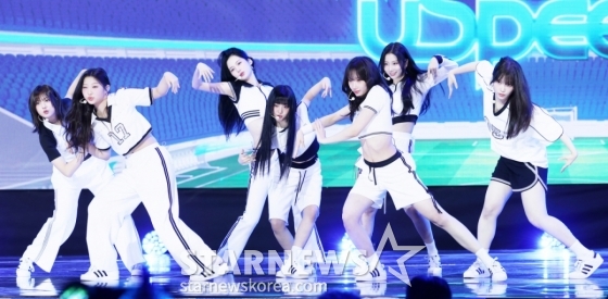 그룹 유스피어가 4일 오후 서울 마포구 상암동 SBS프리즘타워에서 열린 첫 번째 데뷔 싱글 앨범 &#039;SPEED ZONE&#039; 발매 기념 쇼케이스에서 멋진 무대를 선보이고 있다. /2025.06.04 /사진=김휘선 hwijpg@
