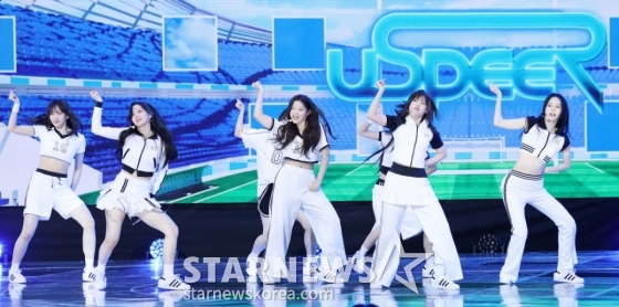 그룹 유스피어가 4일 오후 서울 마포구 상암동 SBS프리즘타워에서 열린 첫 번째 데뷔 싱글 앨범 &#039;SPEED ZONE&#039; 발매 기념 쇼케이스에서 멋진 무대를 선보이고 있다. /2025.06.04 /사진=김휘선 hwijpg@