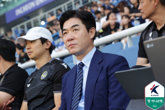 윤정환 인천 유나이티드 감독. /사진=한국프로축구연맹 제공
