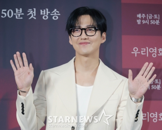 배우 남궁민이 10일 오후 서울 CGV용산아이파크몰에서 진행된 SBS금토드라마 &#039;우리영화&#039; 제작발표회에 참석해 포즈를 취하고 있다.  다음이 없는 영화 감독 ‘제하’와 오늘이 마지막인 배우 ‘다음’의 내일로 미룰 수 없는 사랑 이야기 &#039;우리영화&#039;는 오는 13일 첫 방송된다. /2025.06.10 /사진=이동훈 photoguy@