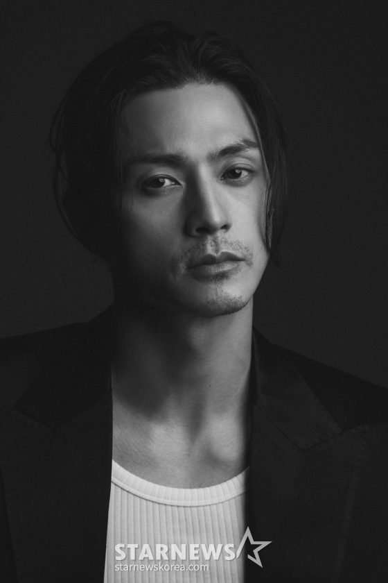 SBS 드라마 &#039;귀궁&#039;의 배우 김지훈이 11일 진행된 라운드 인터뷰를 위해 포즈를 취하고 있다. /사진제공=빅픽처이앤티 2025.06.11 /사진=김휘선 hwijpg@