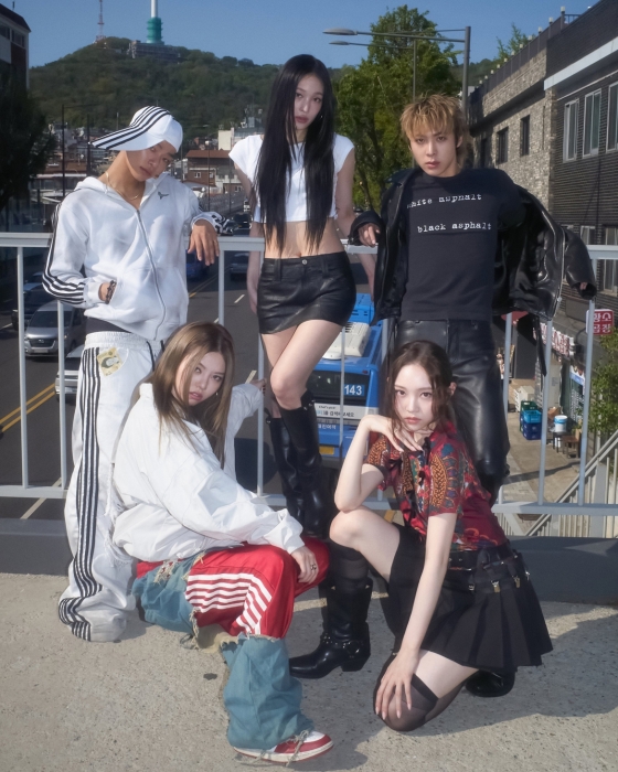 /사진=더블랙레이블