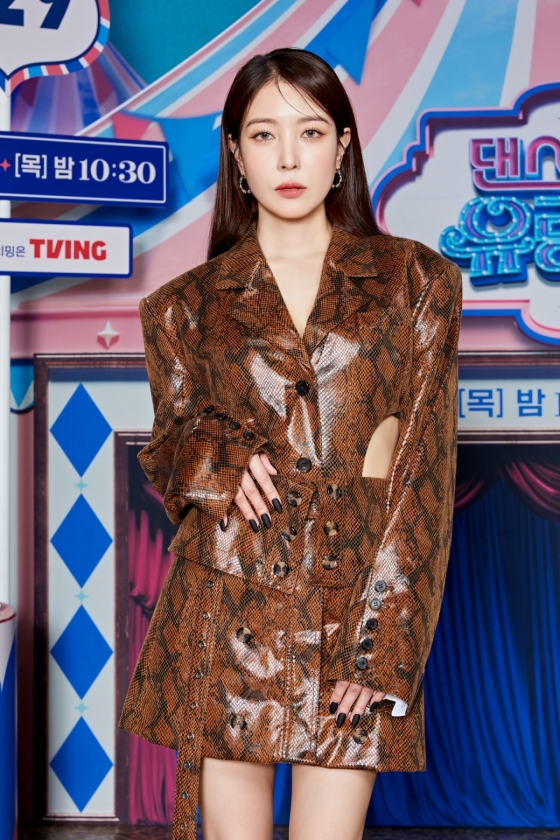 가수 보아가 23일 오전 온라인으로 진행된 tvN &#039;댄스가스 유랑단&#039; 제작발표회에 참석해 포즈를 취하고 있다.  &#039;댄스가수 유랑단&#039;은 국내 최고의 아티스트 김완선, 엄정화, 이효리, 보아, 화사가 전국을 돌며, 사람들의 일상 속으로 들어가 팬들을 직접 대면하고 함께 즐기는 전국 투어 콘서트 이야기. 오는 25일 첫 방송. / 사진제공 = tvN