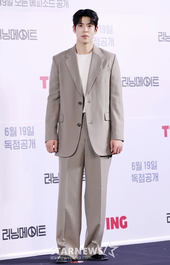 배우 최우성이 12일 서울 마포구 스탠포드호텔에서 진행된 티빙 오리지널 드라마 &#039;러닝메이트&#039; 제작발표회에 참석해 포즈를 취하고 있다. /2025.06.12 /사진=김휘선 hwijpg@