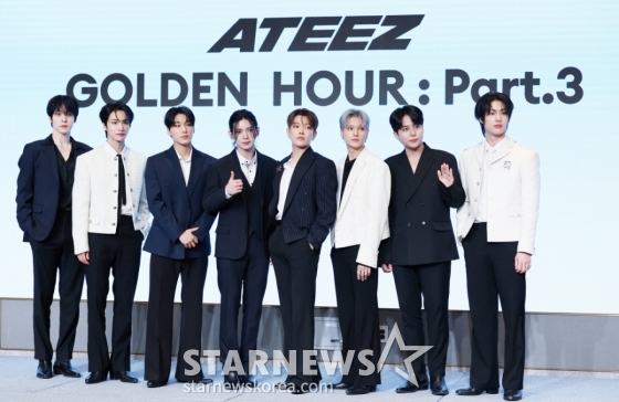그룹 에이티즈가 12일 서울 마포구 호텔 나루 서울 엠갤러리에서 진행된 미니 12집 &#039;GOLDEN HOUR : Part.3&#039; 발매 기념 기자간담회에서 포즈를 취하고 있다. /2025.06.12 /사진=김휘선 hwijpg@