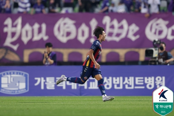 선제골을 넣은 노경호가 환호하며 달려가고 있다. /사진=한국프로축구연맹 제공