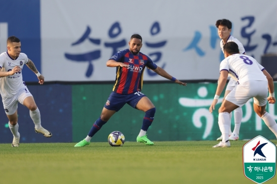 안데르손(가운데). /사진=한국프로축구연맹 제공