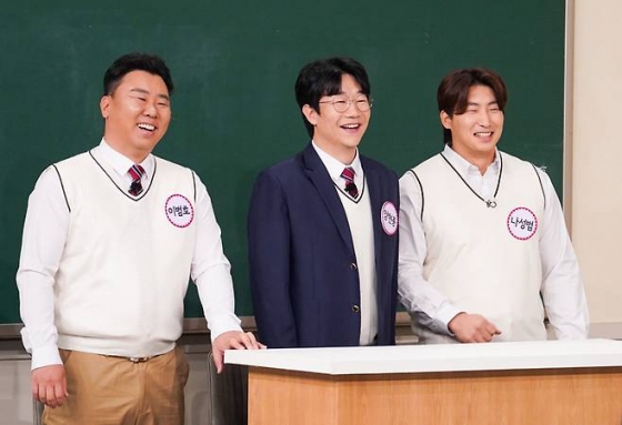 프로야구 KIA 타이거즈의 이범호 감독(왼쪽부터)-양현종-나성범이 2024시즌 우승 뒤 올해 1월 JTBC &#039;아는 형님&#039;에 출연한 모습. /사진=JTBC