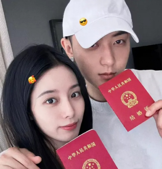 왼쪽부터 쉬이양, 타오 부부