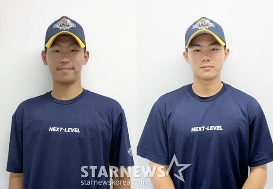 2025 KBO 넥스트-레벨 트레이닝 캠프에 참가한 개성고 박주상(왼쪽)과 전주고 김현진. /사진=양정웅 기자 