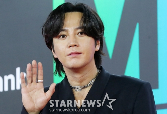 배우 장근석이 30일 오후 인천 중구 인스파이어 아레나에서 진행된 &#039;MMA 2024&#039;(제16회 멜론 뮤직어워드) 레드카펫 행사에 참석해 포즈를 취하고 있다. 2024.11.30 /사진=김창현 chmt@
