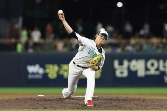 투구하는 성영탁. /사진=KIA 타이거즈