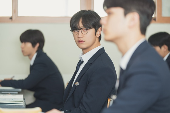&#039;원&#039; 윤기 역의 김도완