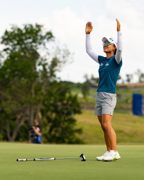 챔피언 퍼트를 성공시킨 뒤 기뻐하는 이민지. /사진=LPGA 공식 SNS