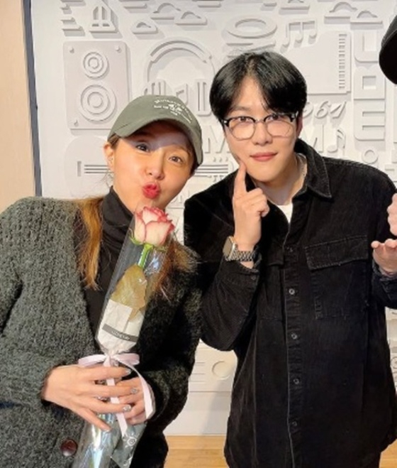 신지, 문원 /사진=MBC 표준FM &#039;싱글벌글쇼&#039; SNS