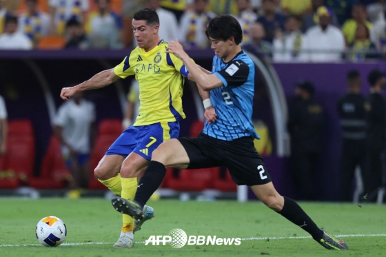 일본 프로축구 J리그 가와사키 프론탈레의 다카이 고타(오른쪽). /AFPBBNews=뉴스1